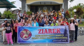 Umat Markus di kompleks Gua Maria Gantang Sawangan Muntilan (211018)